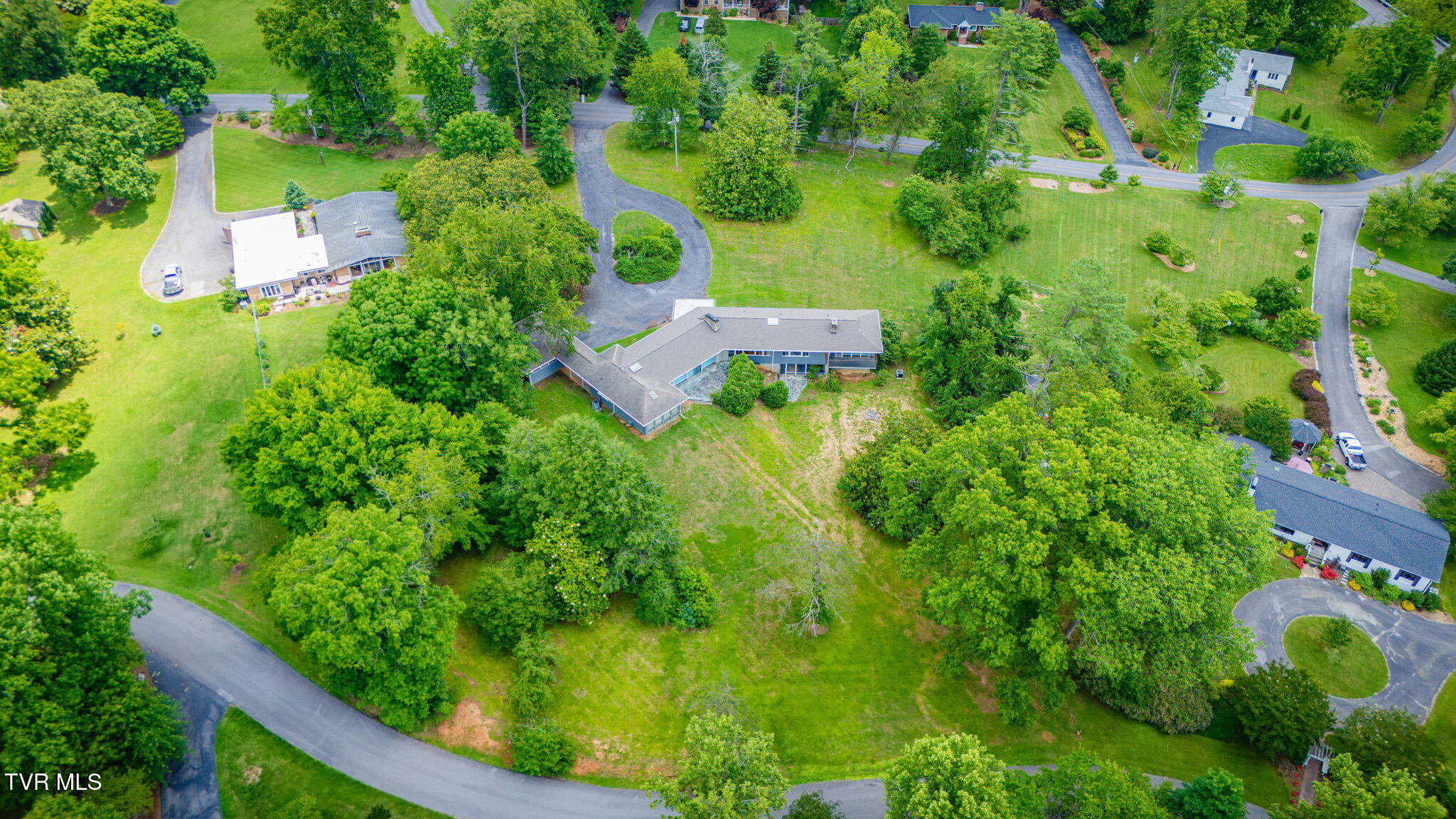 209 Maple Tree Drive Bristol, TN 37620 - Photo 16 of 53 104