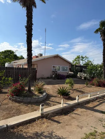 $369,999 | 2108 West Dennett Avenue, Fresno, CA 93728