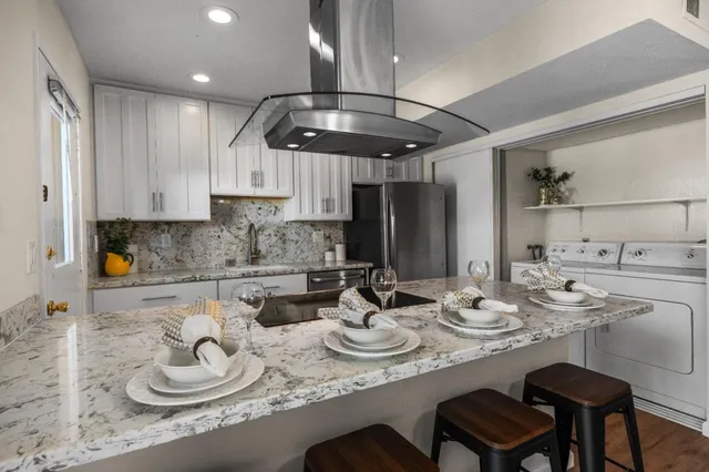 $998,888 | 125 Connemara Way, Unit 3, Sunnyvale, CA 94087