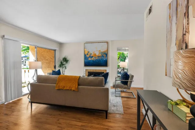 $998,888 | 125 Connemara Way, Unit 3, Sunnyvale, CA 94087