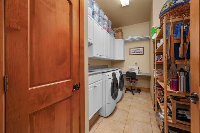 a view of walk in closet