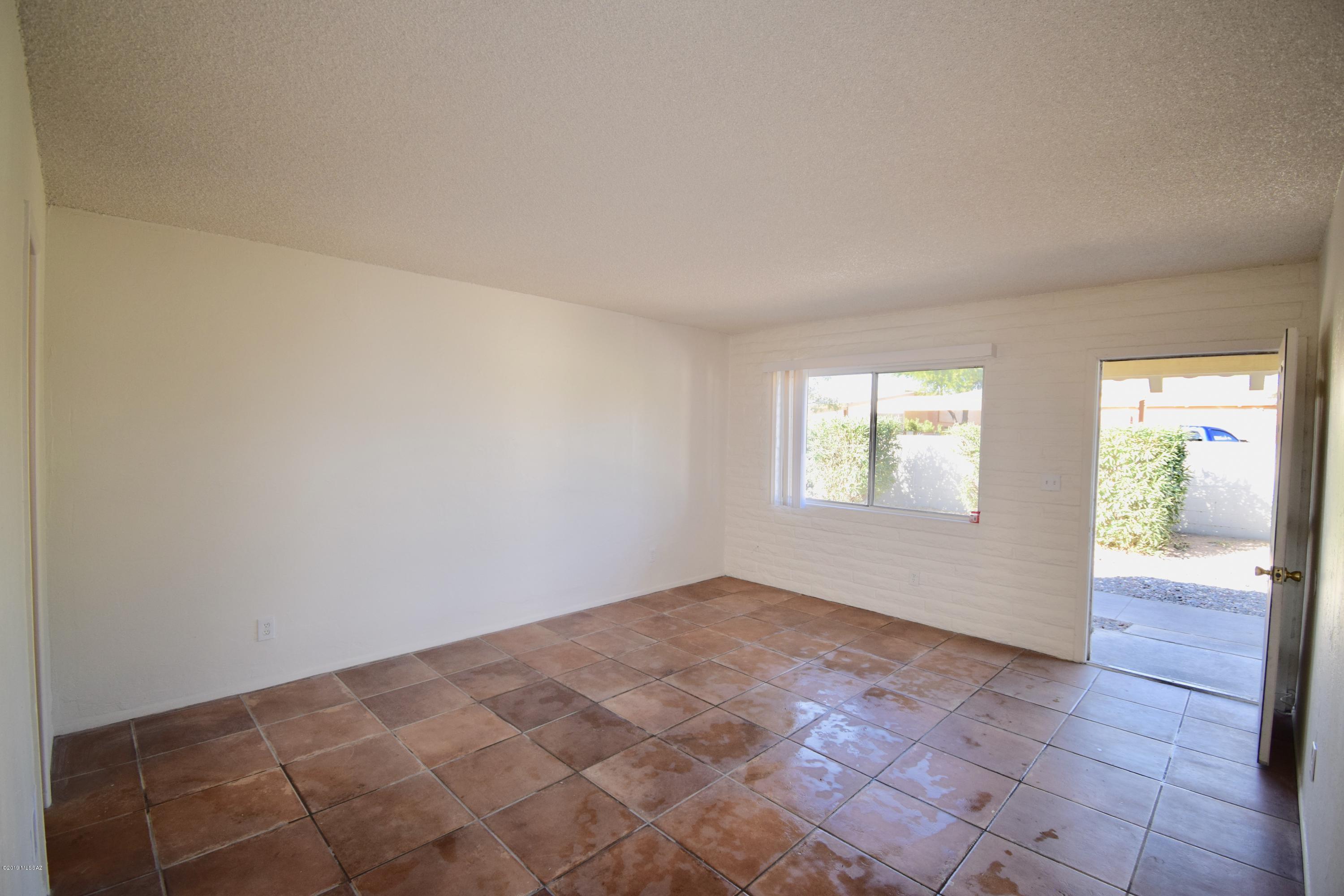 810 South Kolb Road, Unit 25 Tucson, AZ 85710 - Photo 5 of 19 Gallery Image 5