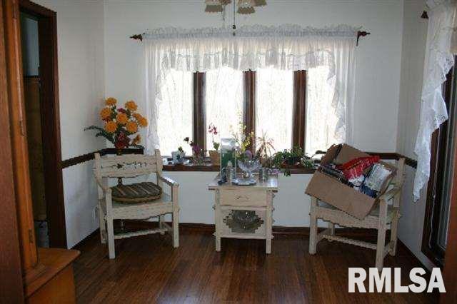 2262 West Hill Road Muscatine, IA 52761 - Photo 3 of 10 Gallery Image 3