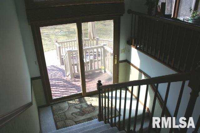 2262 West Hill Road Muscatine, IA 52761 - Photo 8 of 10 Gallery Image 8