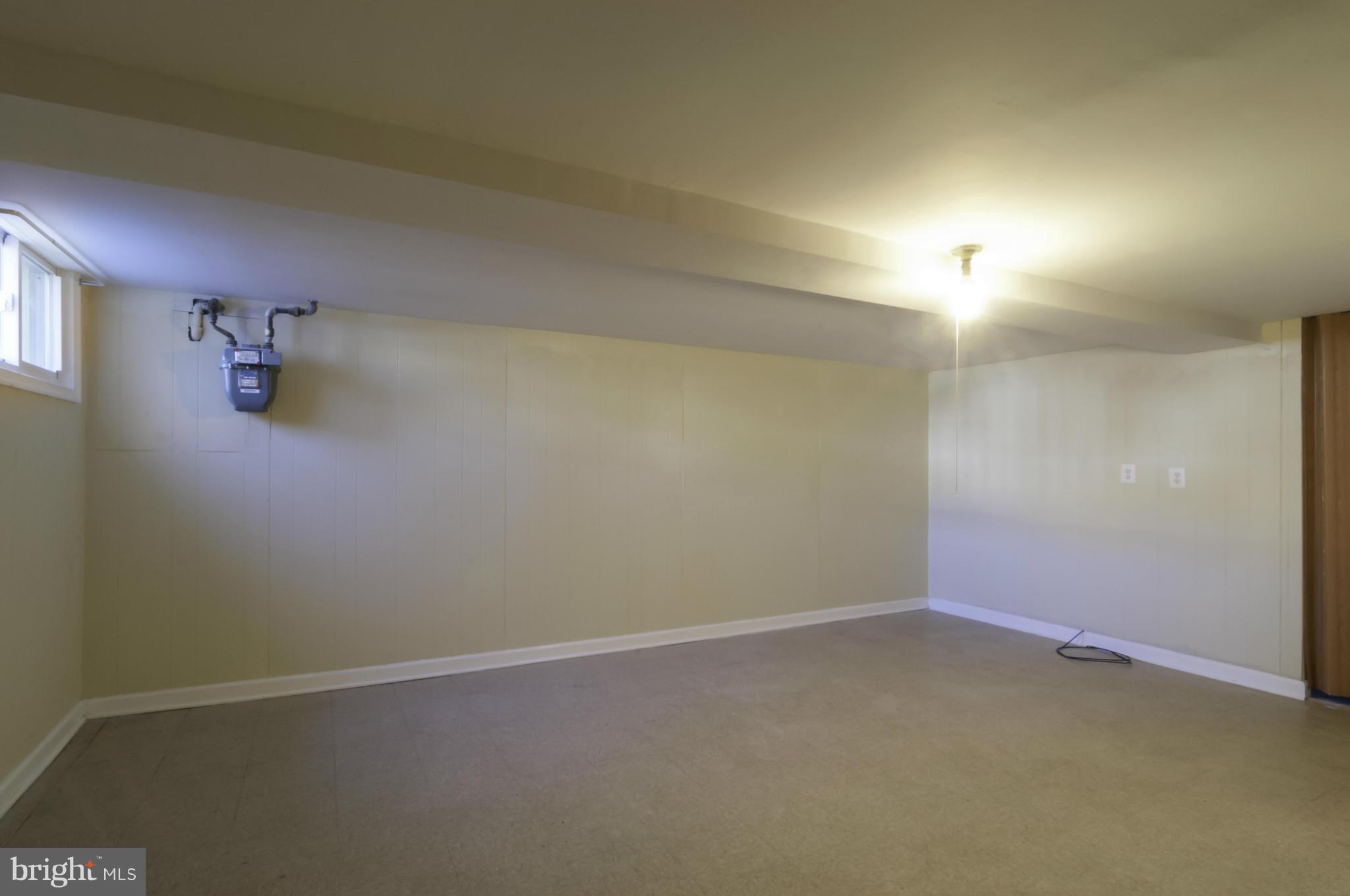 181 West Meadow Road Baltimore, MD 21225 - Photo 15 of 19 Finished Rec Room