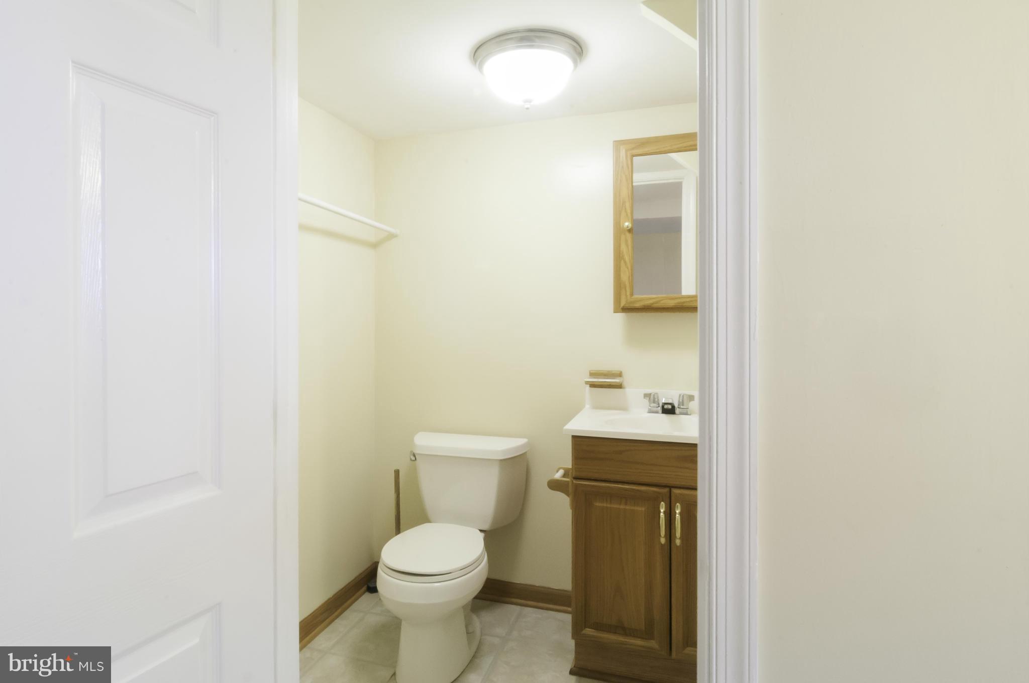 181 West Meadow Road Baltimore, MD 21225 - Photo 16 of 19 LL Powder Rm