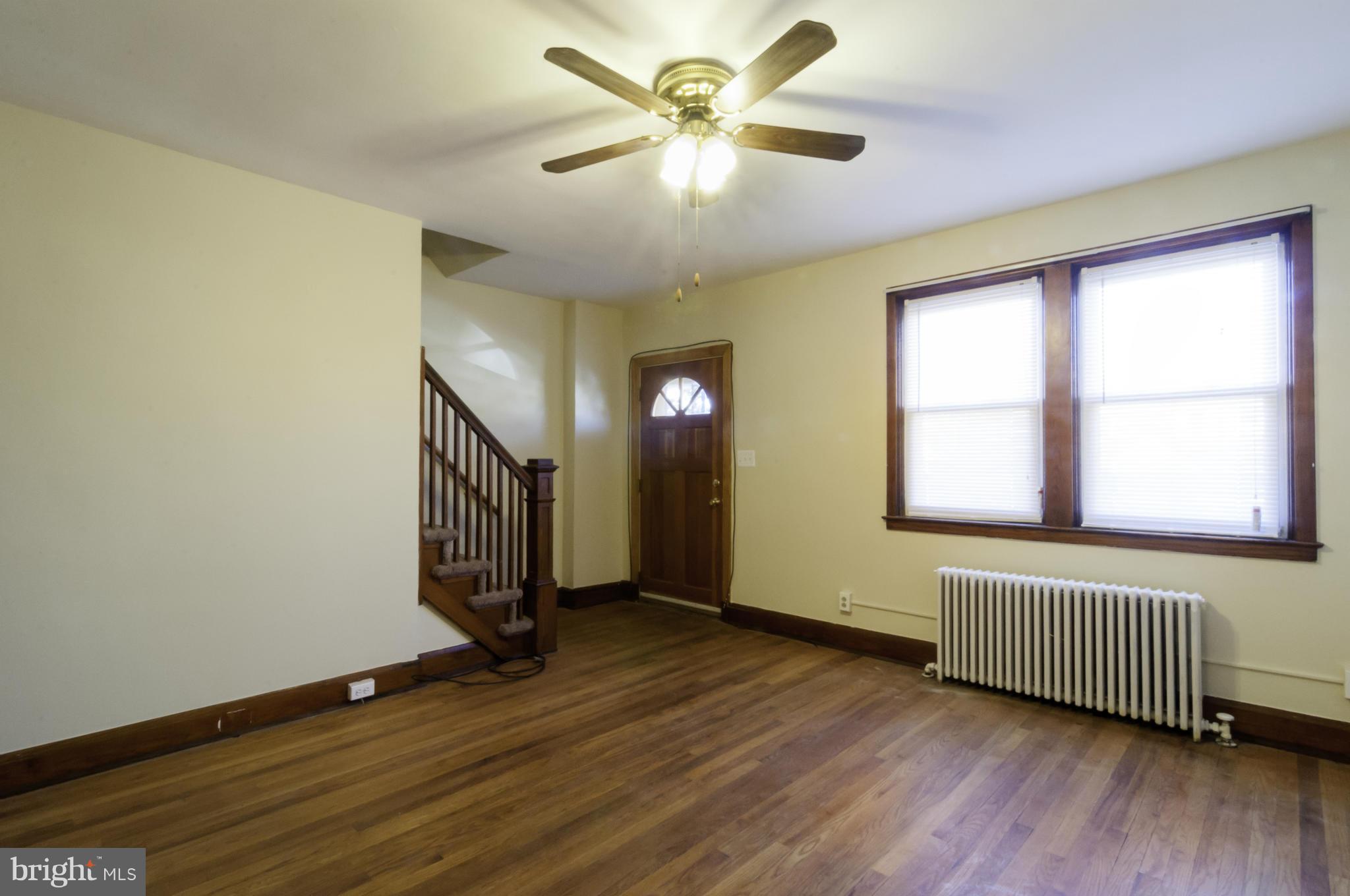181 West Meadow Road Baltimore, MD 21225 - Photo 3 of 19 Living Room 2