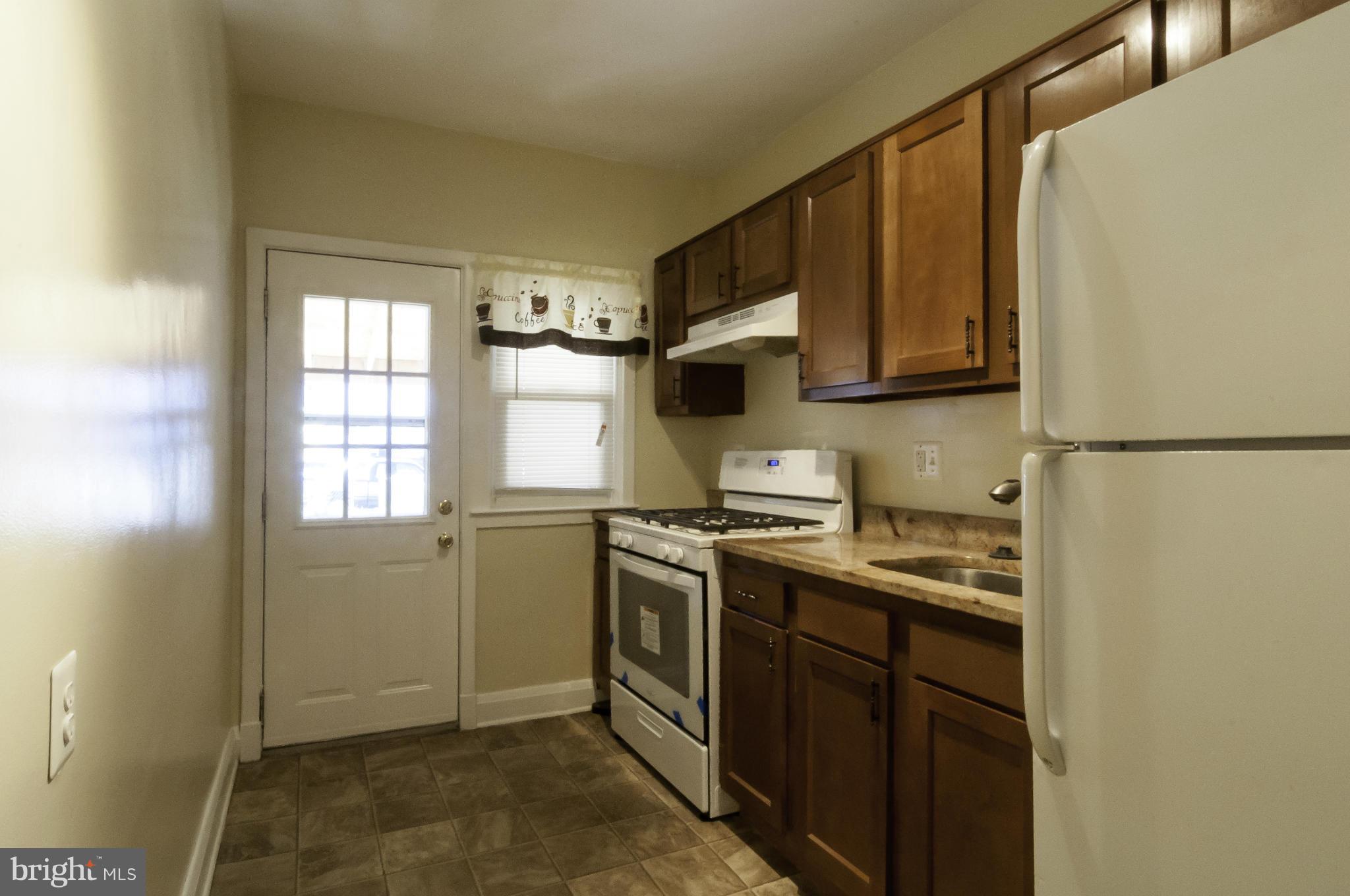 181 West Meadow Road Baltimore, MD 21225 - Photo 5 of 19 New Oven