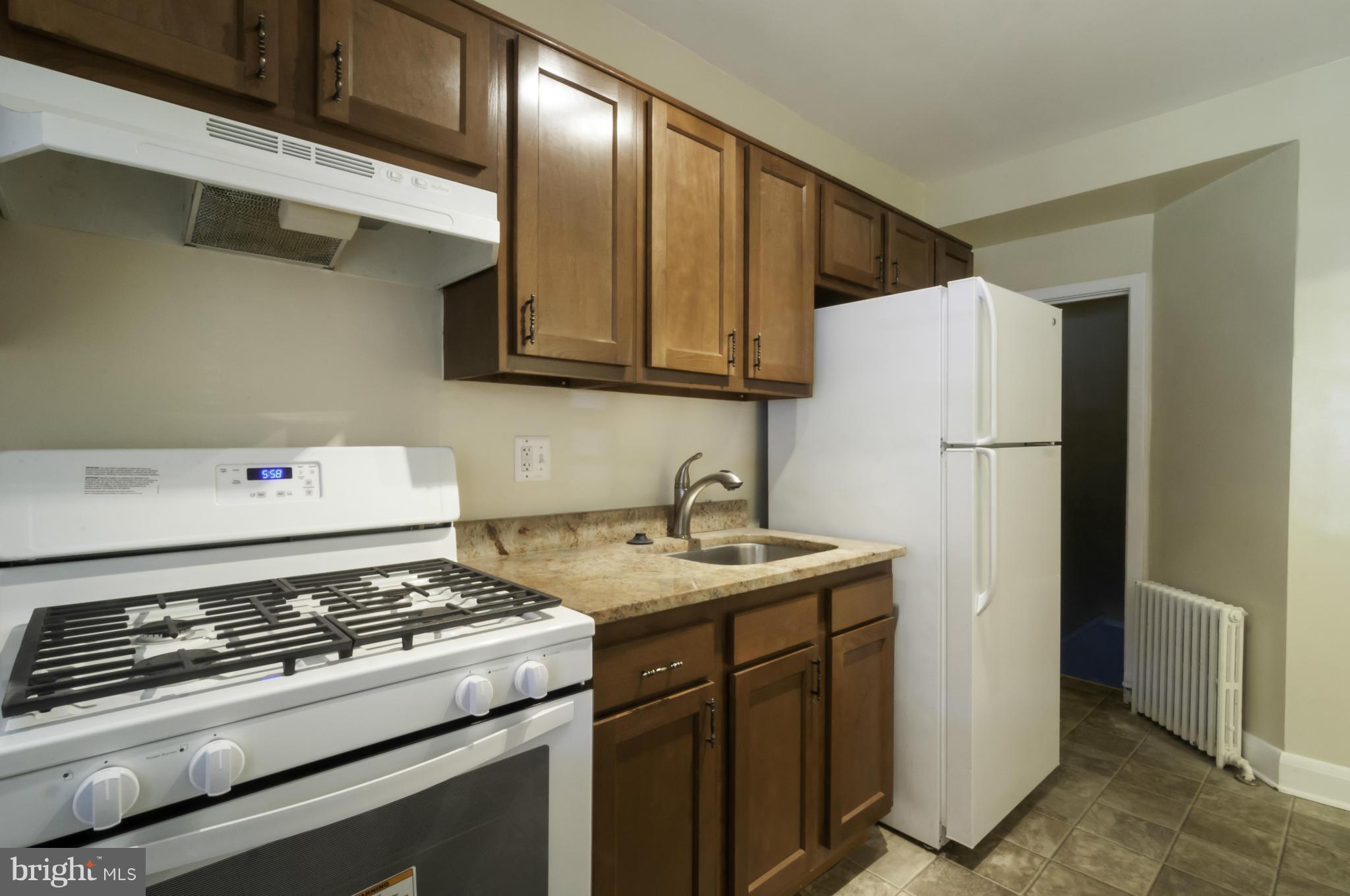 181 West Meadow Road Baltimore, MD 21225 - Photo 6 of 19 Kitchen