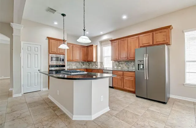 $2,700 | 75 Tapestry Forest Place, The Woodlands, TX 77381