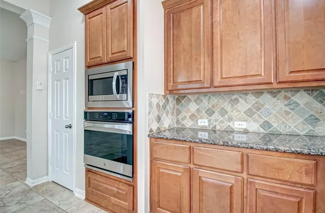 $2,700 | 75 Tapestry Forest Place, The Woodlands, TX 77381