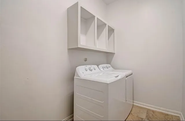 $2,700 | 75 Tapestry Forest Place, The Woodlands, TX 77381