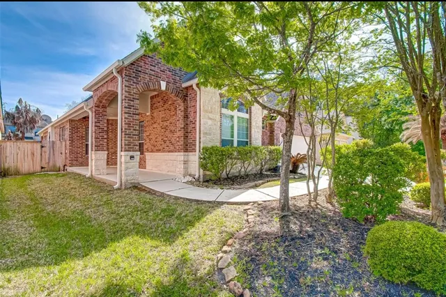 $2,700 | 75 Tapestry Forest Place, The Woodlands, TX 77381