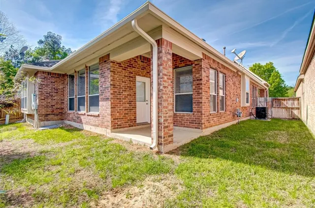 $2,700 | 75 Tapestry Forest Place, The Woodlands, TX 77381