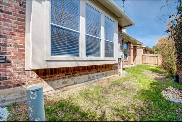 $2,700 | 75 Tapestry Forest Place, The Woodlands, TX 77381