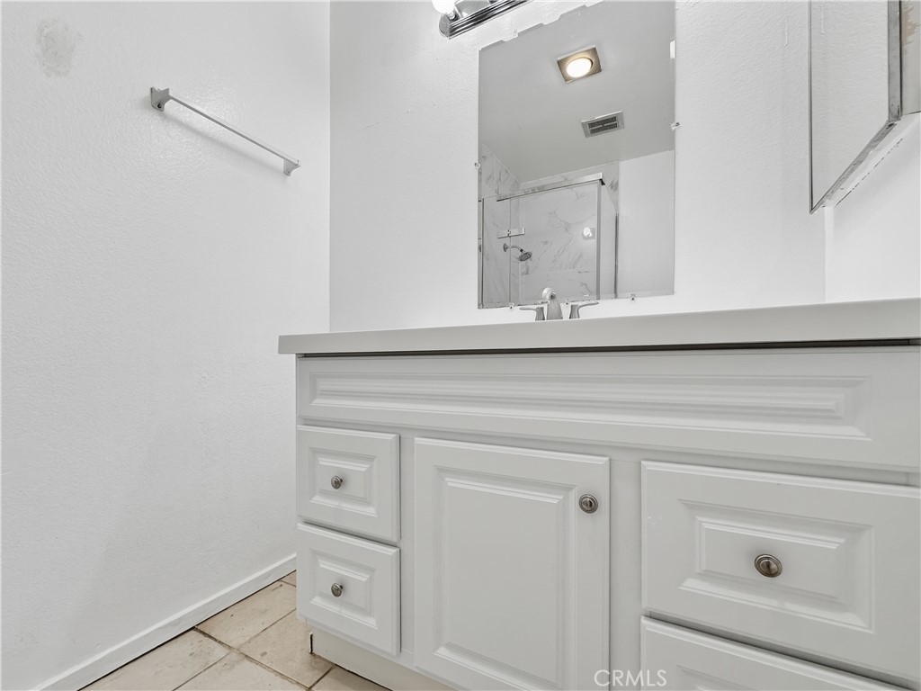 7033 Stewart And Gray Road Downey, CA 90241 - Photo 14 of 38