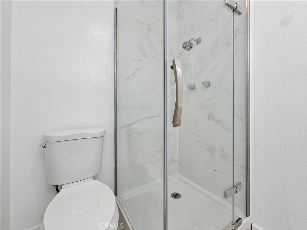 7033 Stewart And Gray Road Downey, CA 90241 - Photo 17 of 38