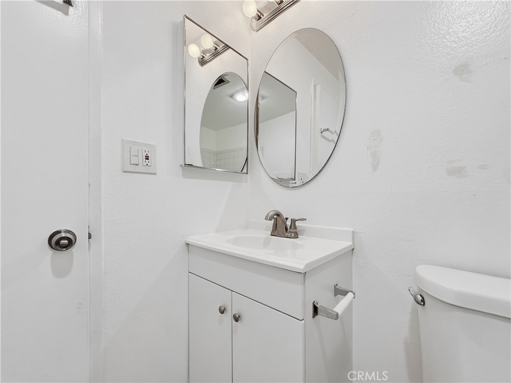 7033 Stewart And Gray Road Downey, CA 90241 - Photo 21 of 38