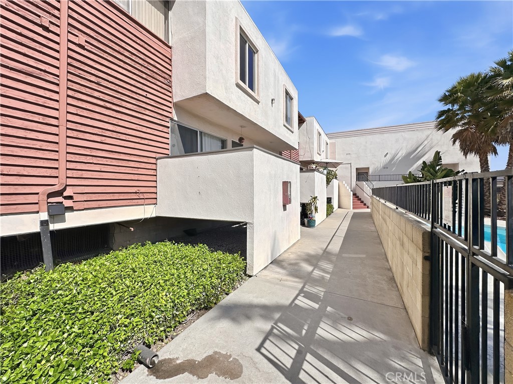 7033 Stewart And Gray Road Downey, CA 90241 - Photo 3 of 38