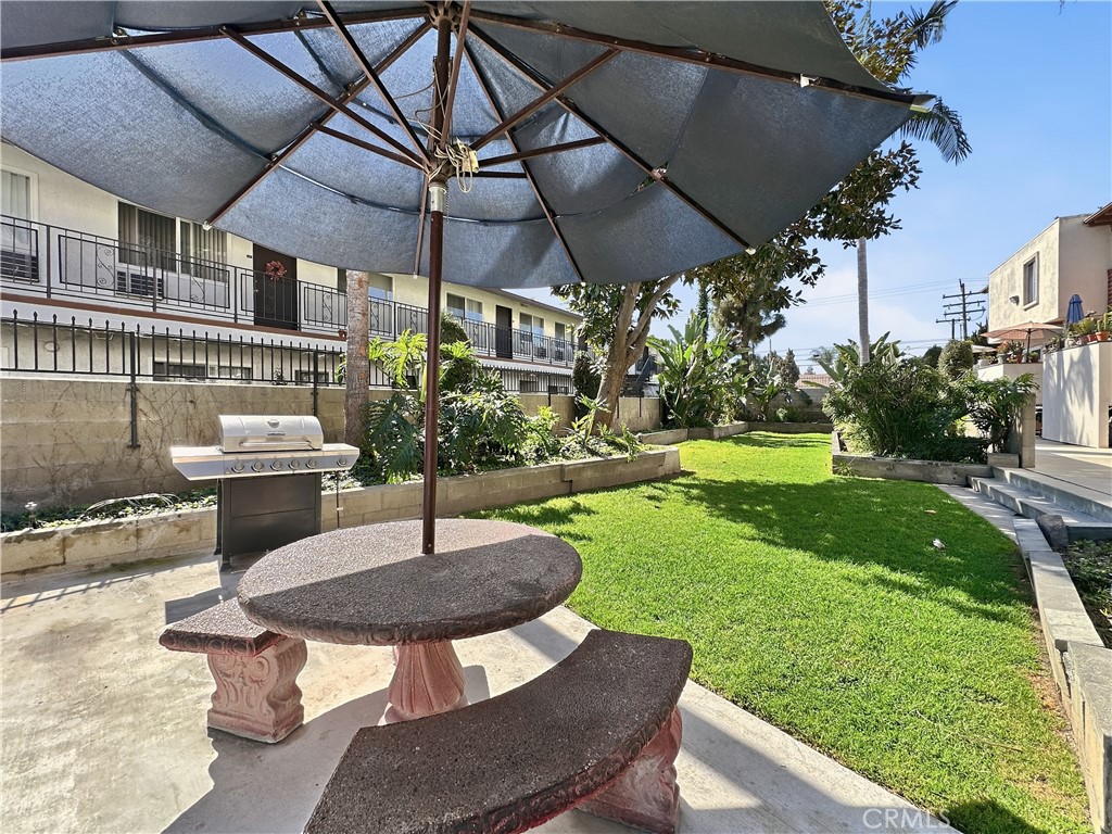 7033 Stewart And Gray Road Downey, CA 90241 - Photo 37 of 38 BBQ Area
