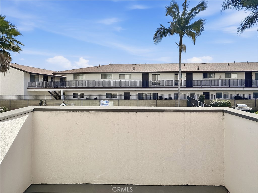 7033 Stewart And Gray Road Downey, CA 90241 - Photo 4 of 38