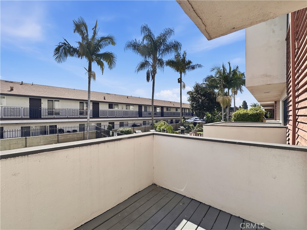 7033 Stewart And Gray Road Downey, CA 90241 - Photo 6 of 38 Patio