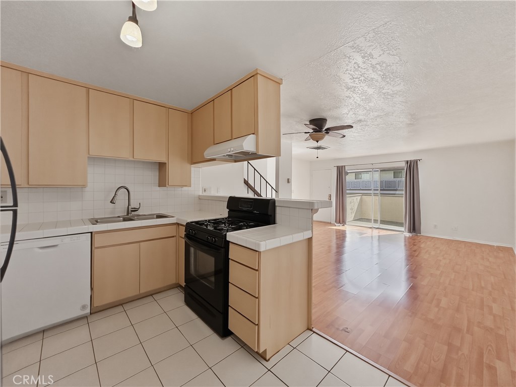 7033 Stewart And Gray Road Downey, CA 90241 - Photo 7 of 38