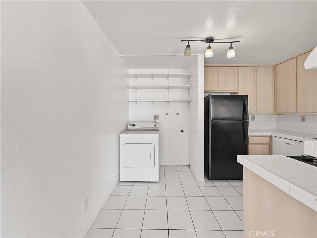 7033 Stewart And Gray Road Downey, CA 90241 - Photo 10 of 38