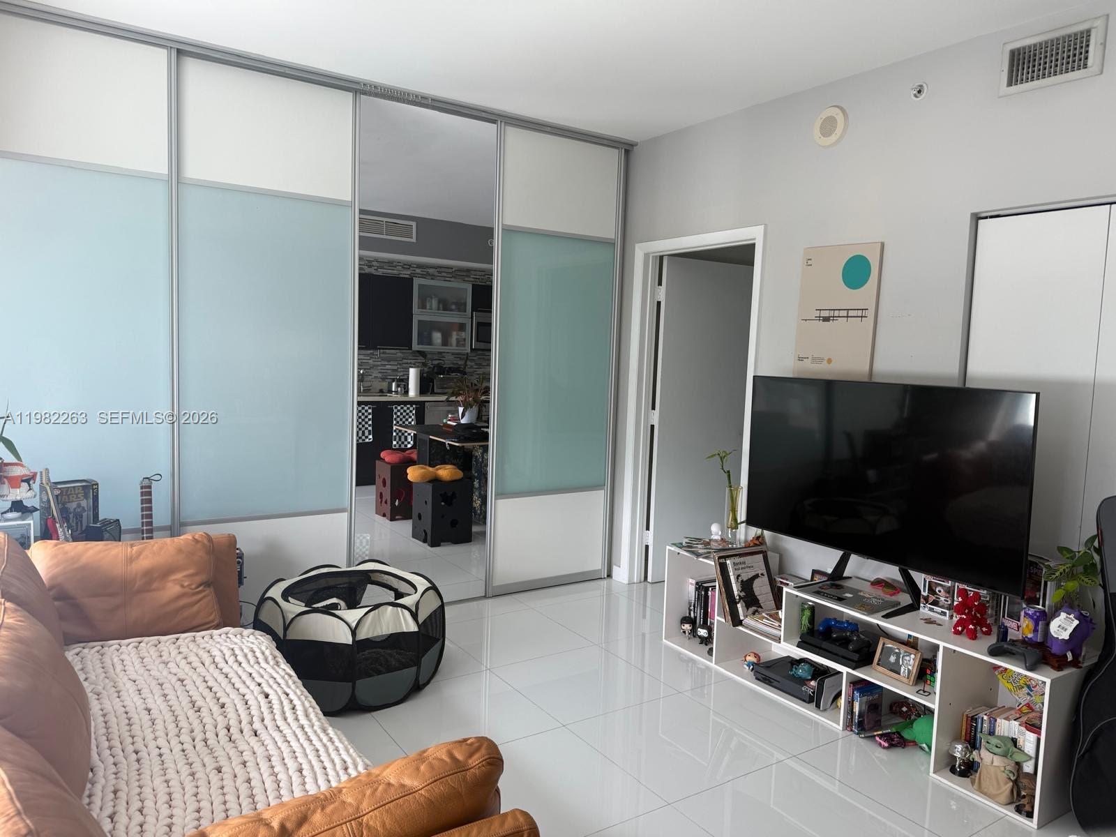 90 Southwest 3rd Street, Unit 3203 Miami, FL 33130 - Photo 3 of 6