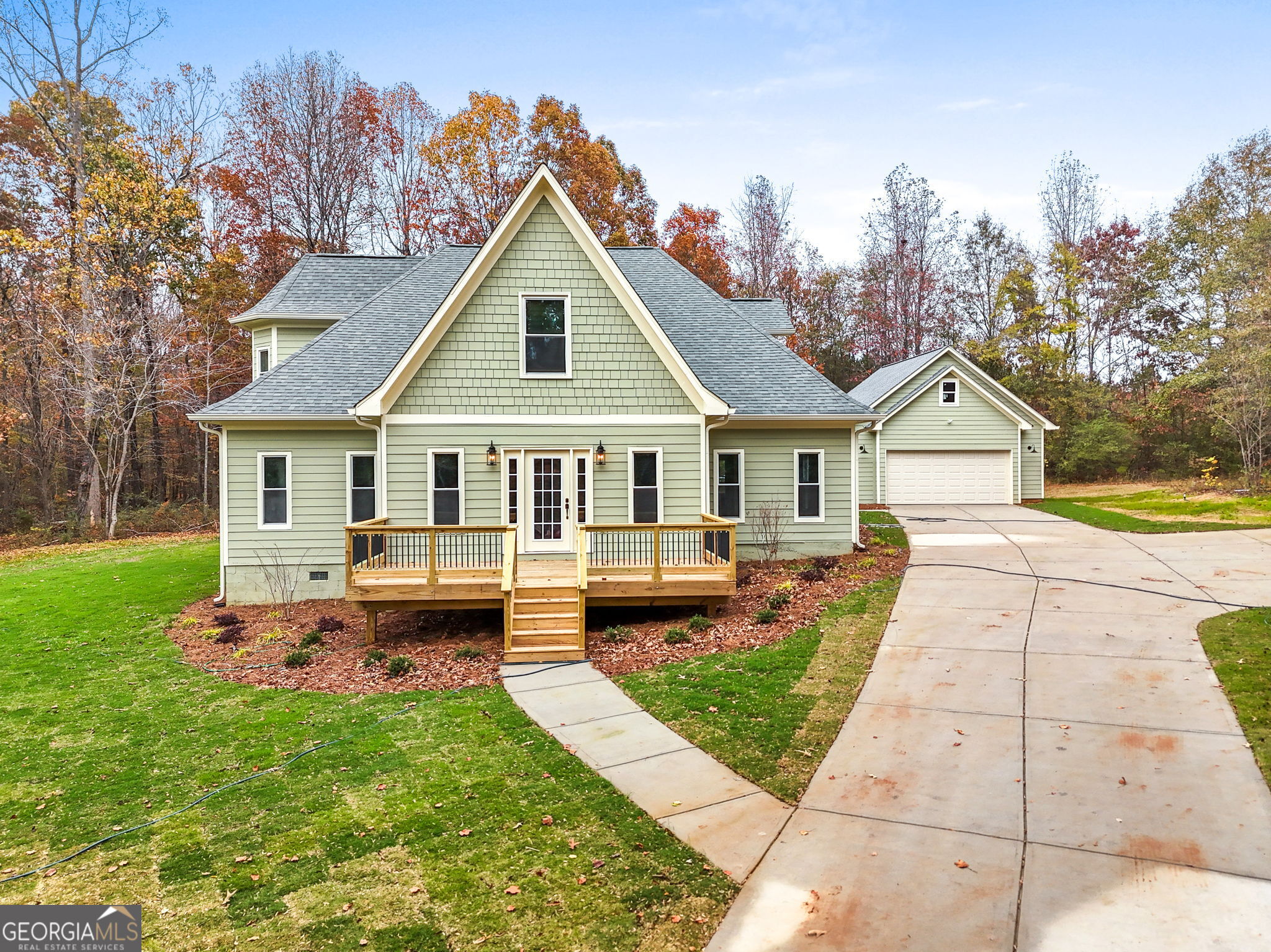 164 I I Walker Brooks Road Newnan, GA 30263 - Photo 2 of 54 a front view of house with yard and green space