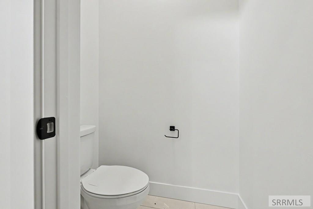 460 Willowbend Rigby, ID 83442 - Photo 8 of 17 Primary Water Closet