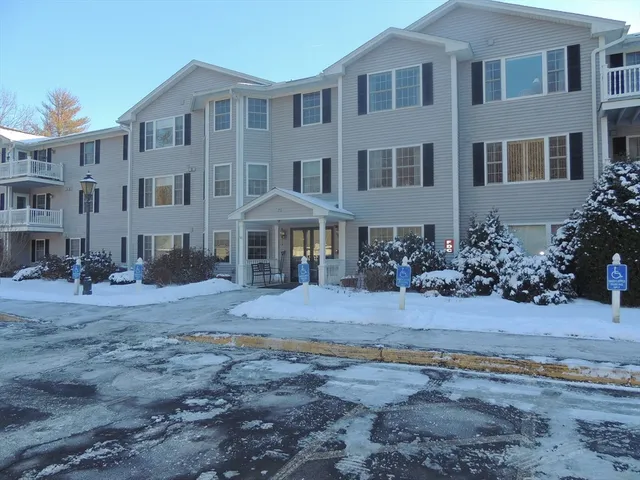 $297,000 | 27 Greenleaves Drive, Unit 726, Amherst, MA 01002