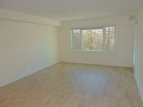 $289,000 | 27 Greenleaves Drive, Unit 726, Amherst, MA 01002
