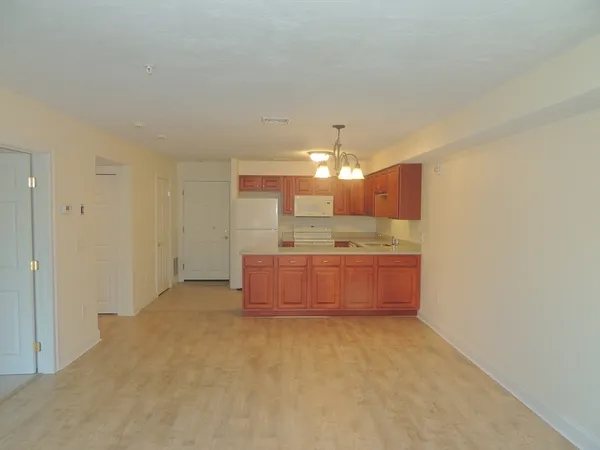 $289,000 | 27 Greenleaves Drive, Unit 726, Amherst, MA 01002