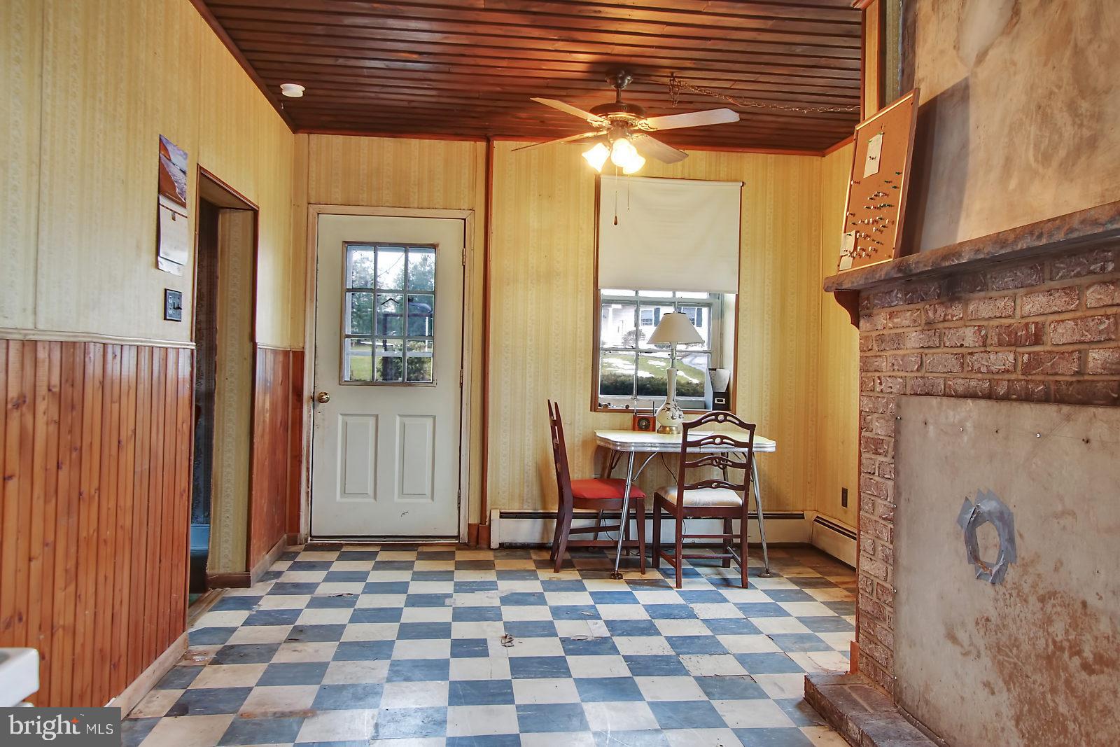 3827 Old Joseph Road York, PA 17408 - Photo 3 of 24