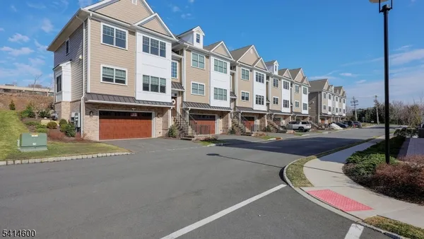 $924,900 | 8 Mikula Way, Florham Park, NJ 07932