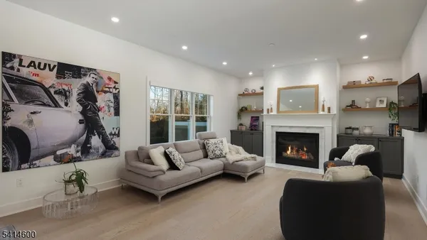 $924,900 | 8 Mikula Way, Florham Park, NJ 07932