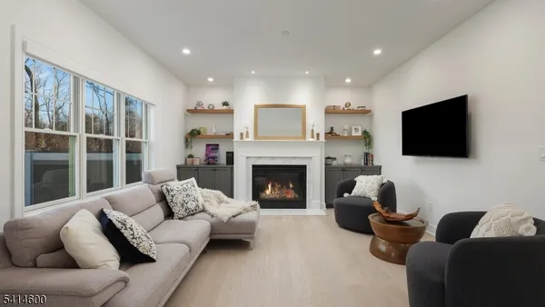 $924,900 | 8 Mikula Way, Florham Park, NJ 07932