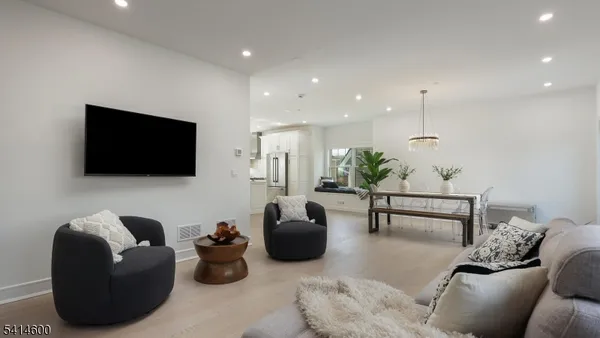 $924,900 | 8 Mikula Way, Florham Park, NJ 07932