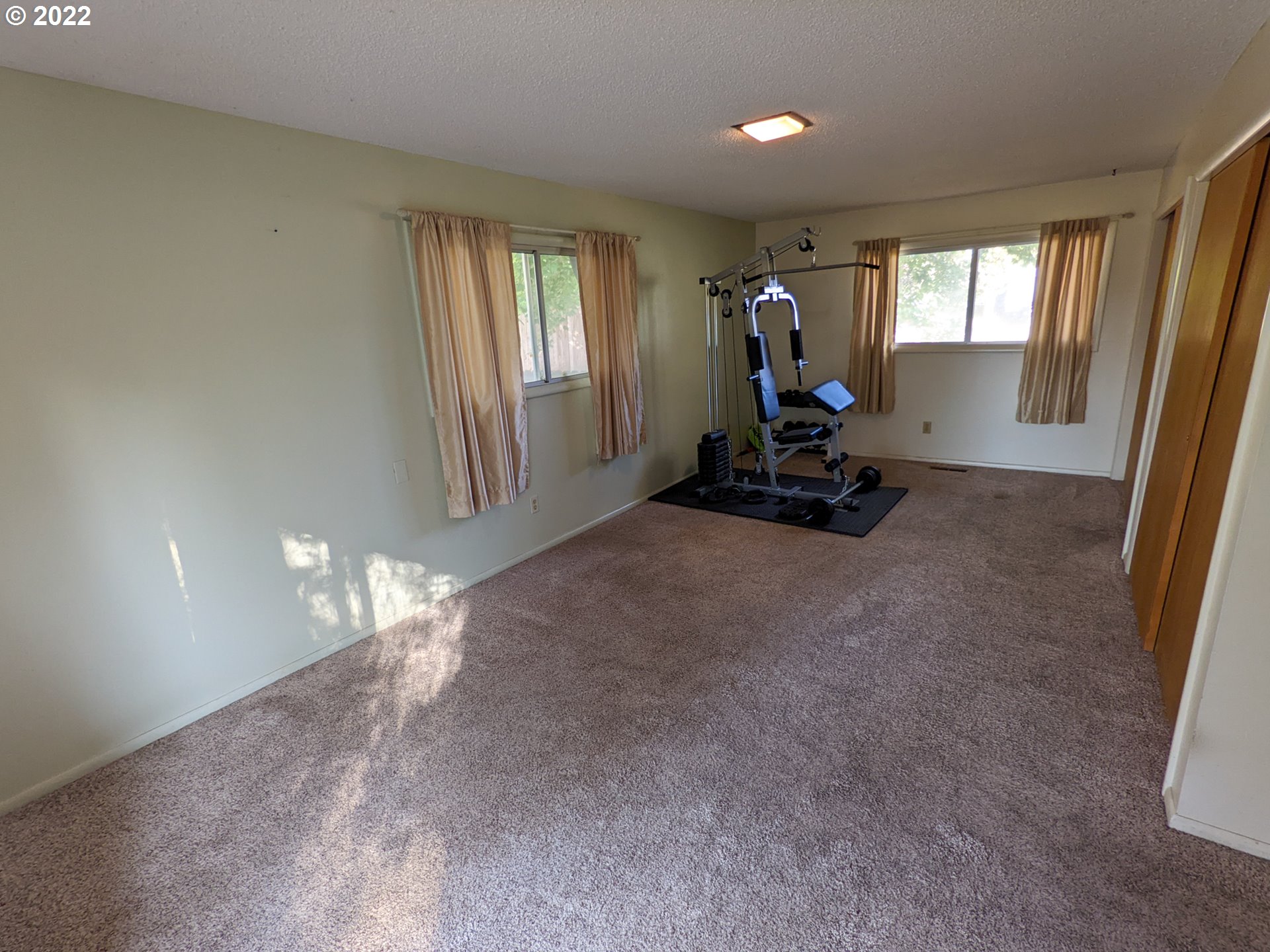 680 Ruckman Avenue Imbler, OR 97841 - Photo 15 of 24 a view of livingroom with furniture and a window