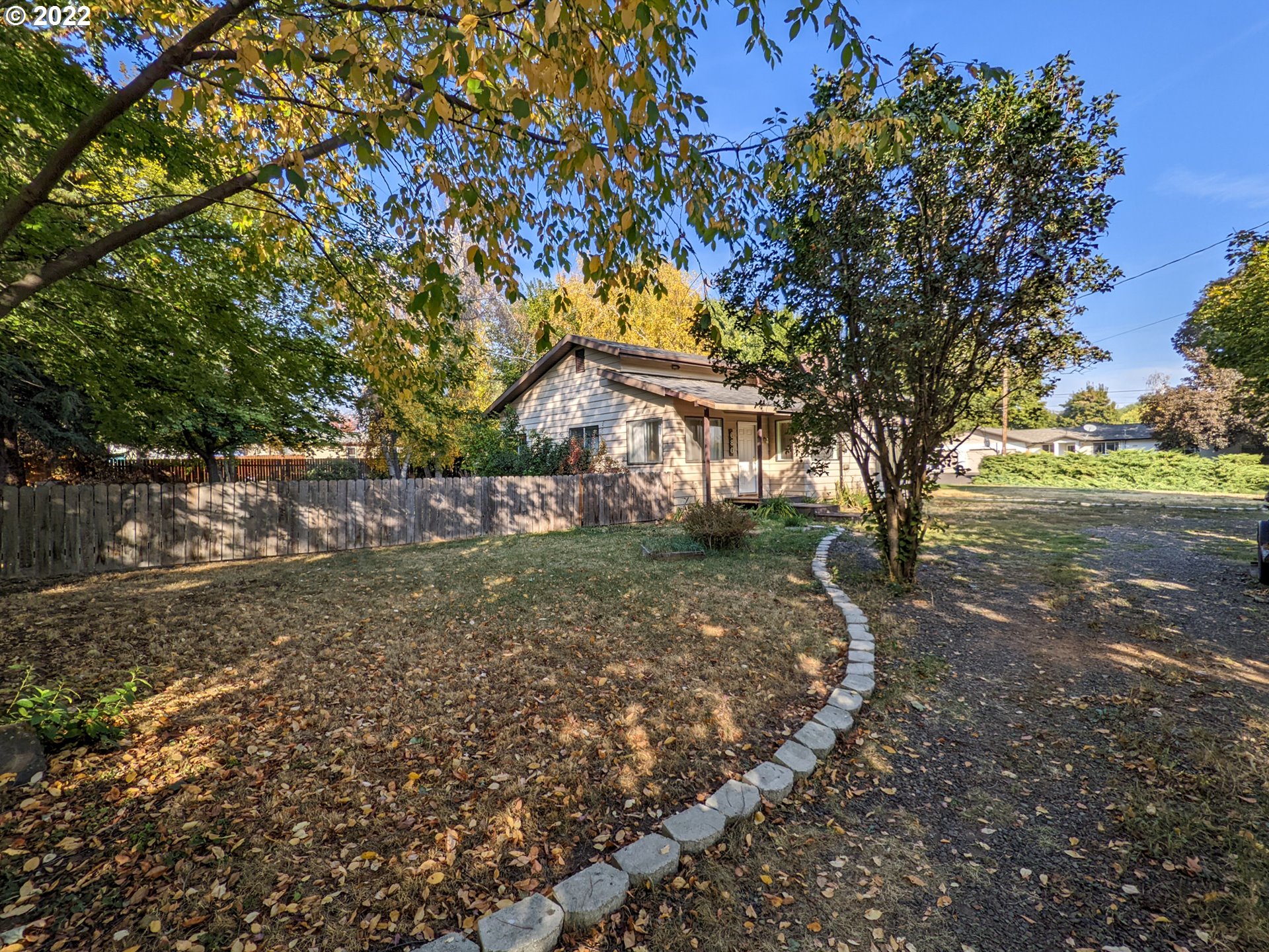 680 Ruckman Avenue Imbler, OR 97841 - Photo 21 of 24 a view of a house with a tree