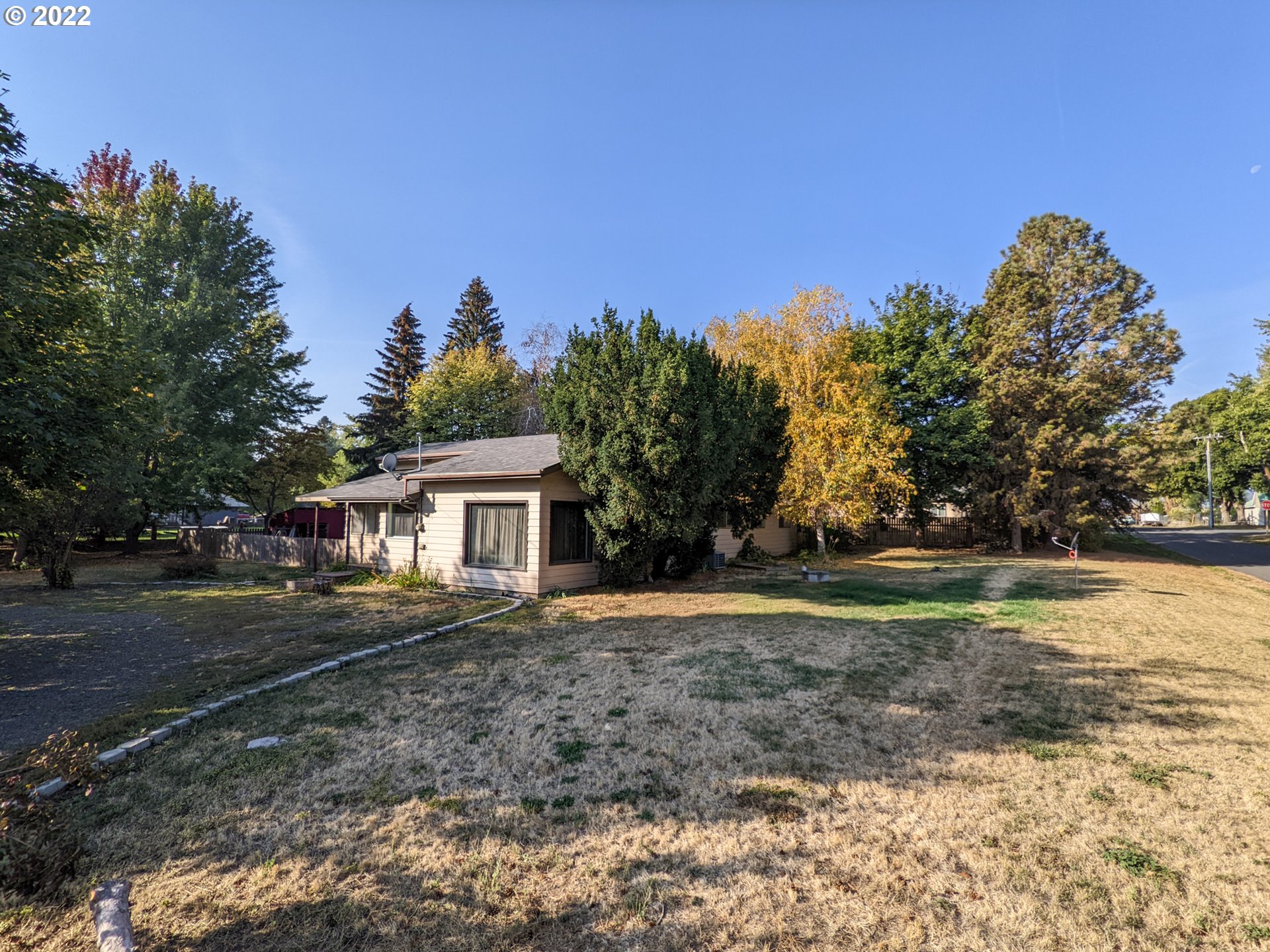 680 Ruckman Avenue Imbler, OR 97841 - Photo 22 of 24 a house view with a garden space