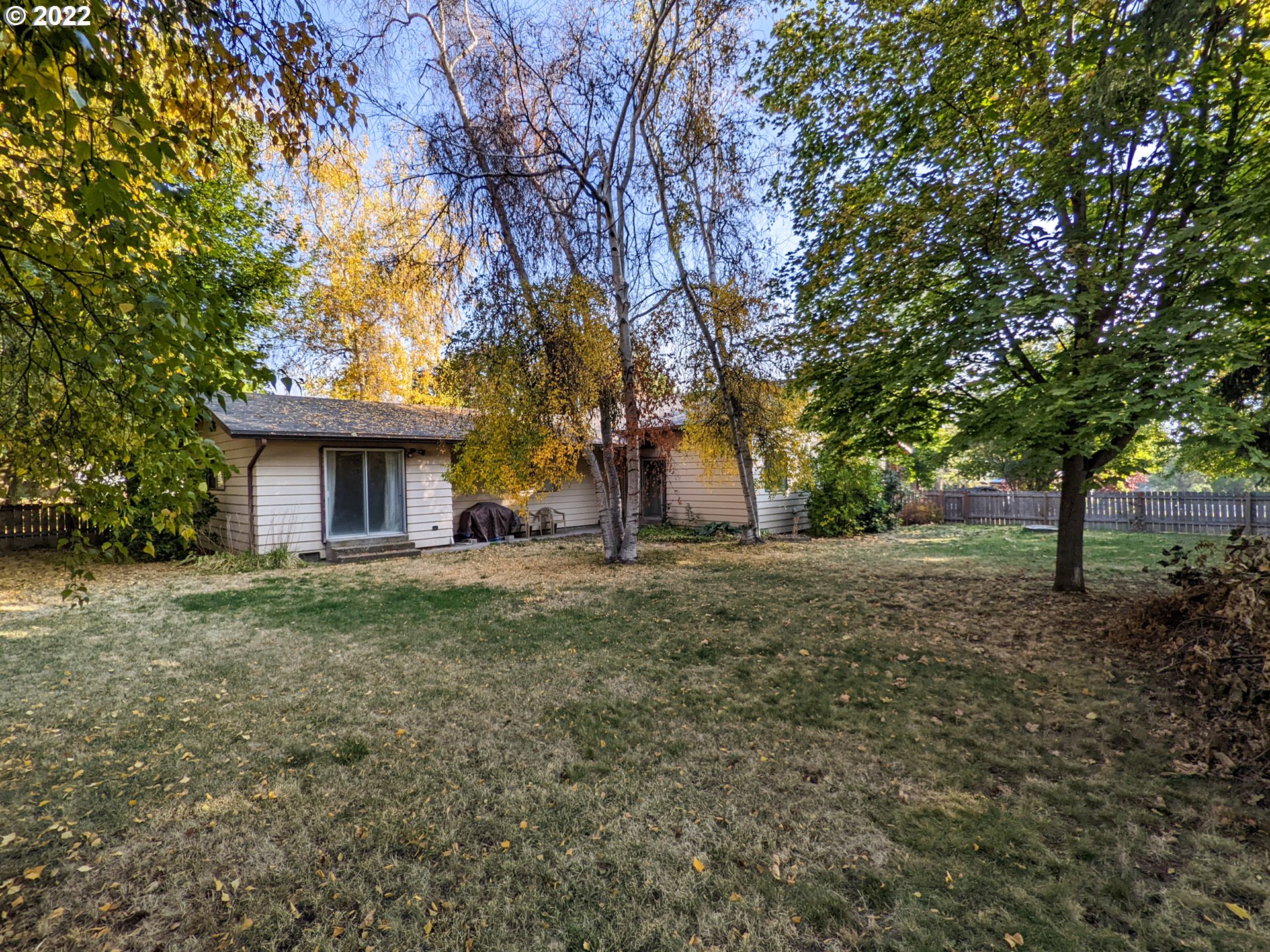 680 Ruckman Avenue Imbler, OR 97841 - Photo 4 of 24 a view of a house with a yard