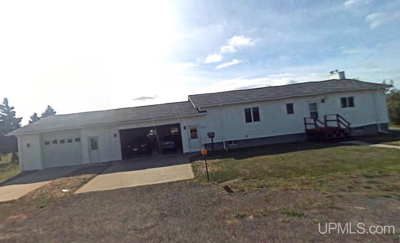 25117 Ridge Street Calumet, MI 49913 - Photo 1 of 13