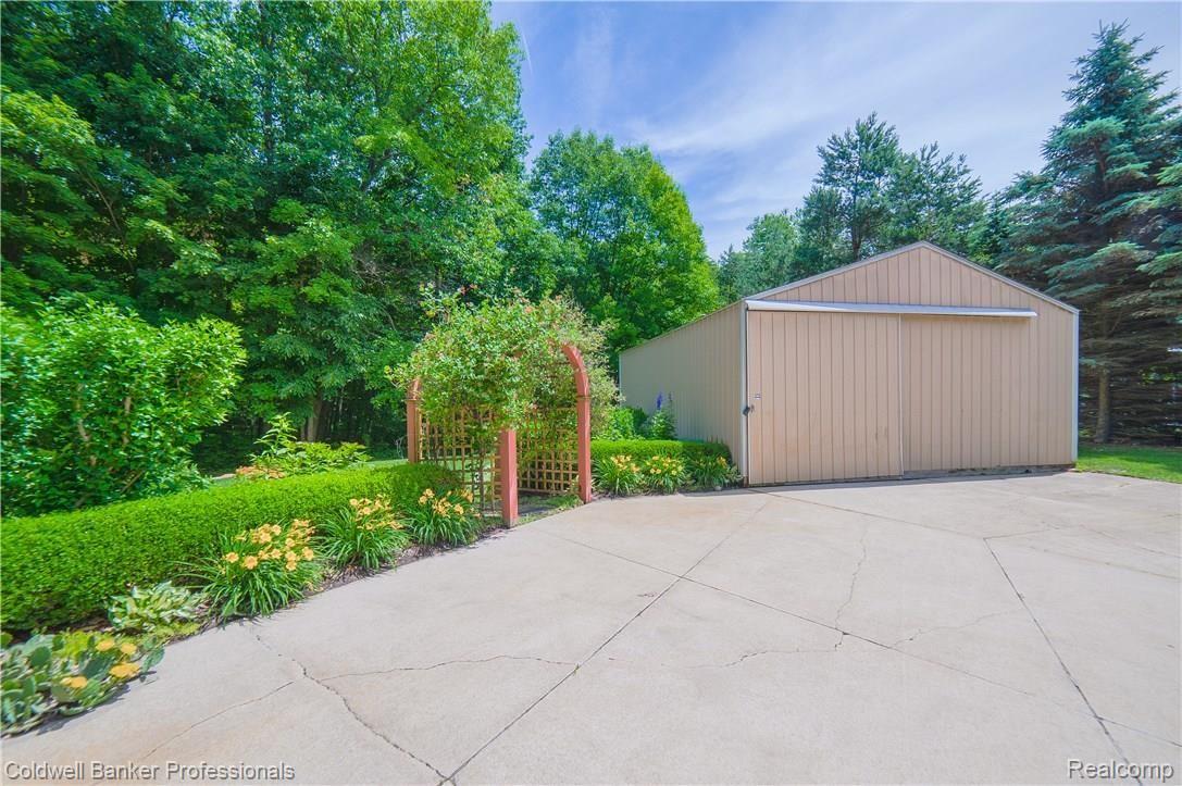 4682 Lake George Road Leonard, MI 48367 - Photo 48 of 50 4682 Lake George-51.jpg