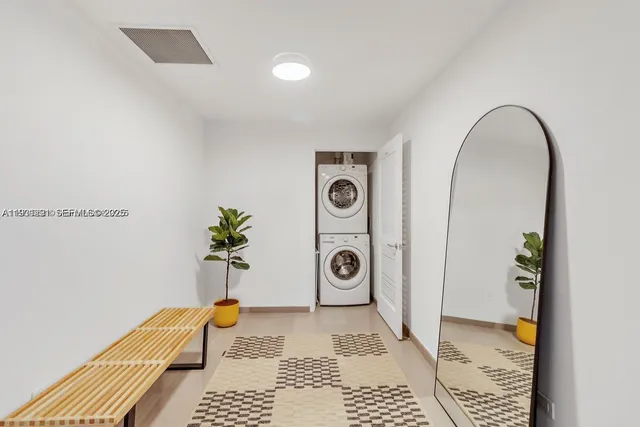 a view of utility room