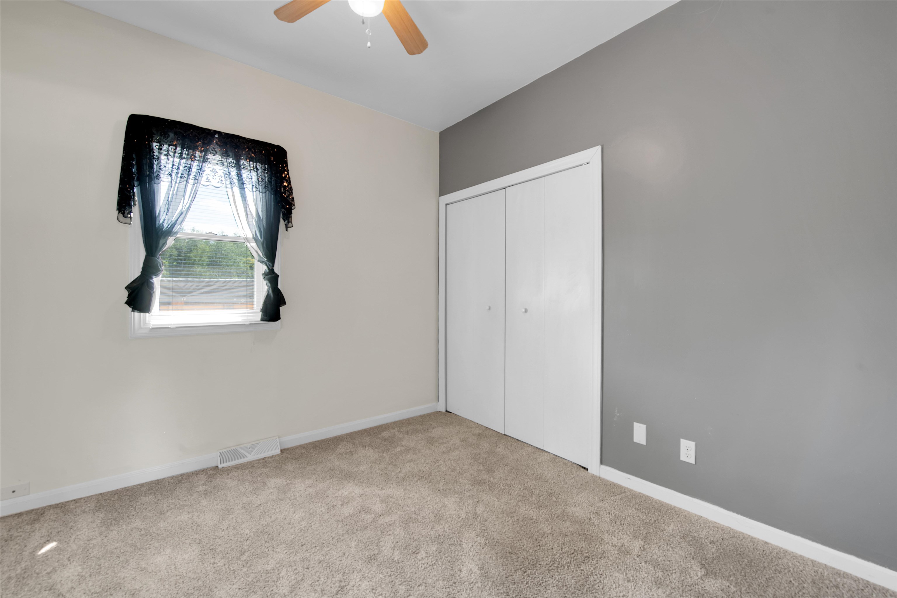 5561 Ravenswood Road Smiths Creek, MI 48074 - Photo 20 of 23 50151757-8cbd53d0-c4b6-4d85-975f-cbd078510733.JPG