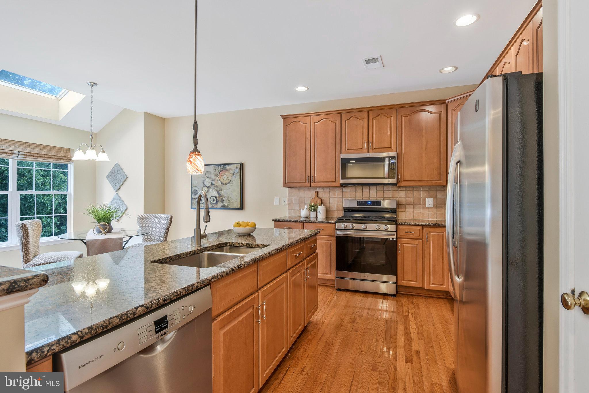 19582 Aspendale Square Ashburn, VA 20147 - Photo 10 of 45 Granite countertops