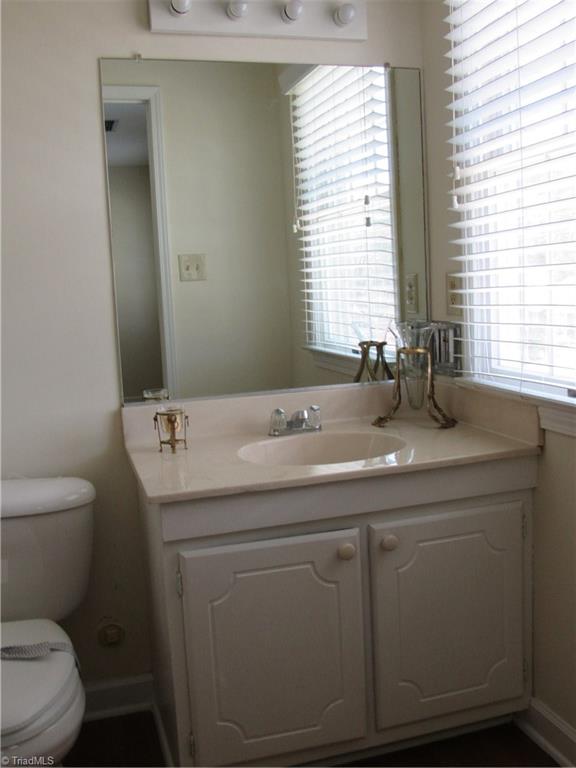 405 Traceway Road High Point, NC 27265 - Photo 13 of 23 master bath