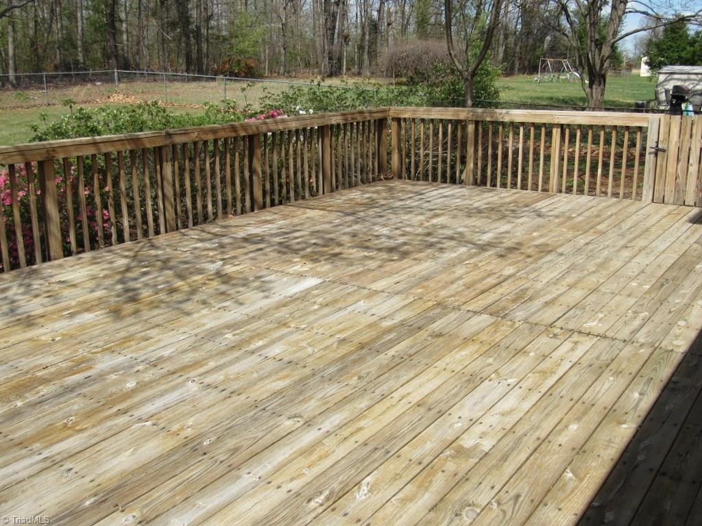 405 Traceway Road High Point, NC 27265 - Photo 18 of 23 27 x 18 Deck